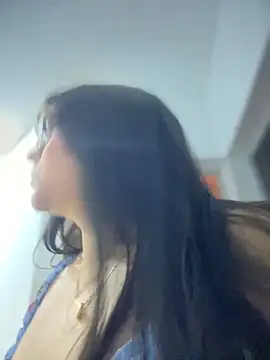 Lia flowers online show from September 30, 2025, 12:26 am