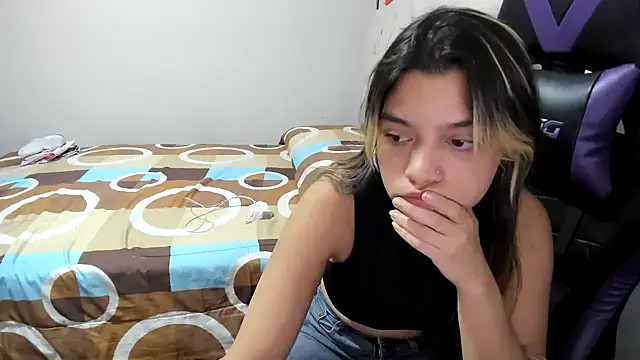 Snapshot of LuisaReyes_2911 chatting on March 9, 2026, 1:09 am LuisaReyes 2911 online show from March 9, 2026, 1:09 am