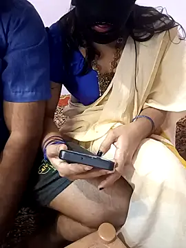 Snapshot of Mallu-Gayathri_Arun chatting on February 5, 2025, 2:05 pm Mallu-Gayathri Arun online show from February 5, 2025, 2:05 pm