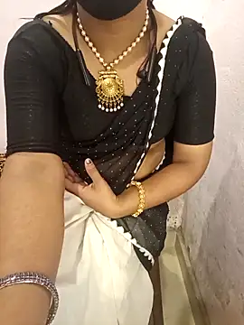 Snapshot of Mallu-Gayathri_Arun chatting on October 21, 2025, 5:52 am Mallu-Gayathri Arun online show from October 21, 2025, 5:52 am