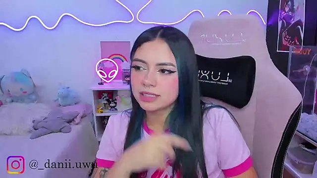 CuteDani  online show from November 10, 2025, 12:31 am