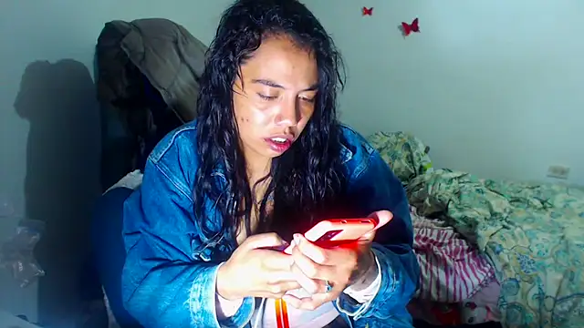 AmaraRoberts420 online show from November 28, 2025, 2:03 am