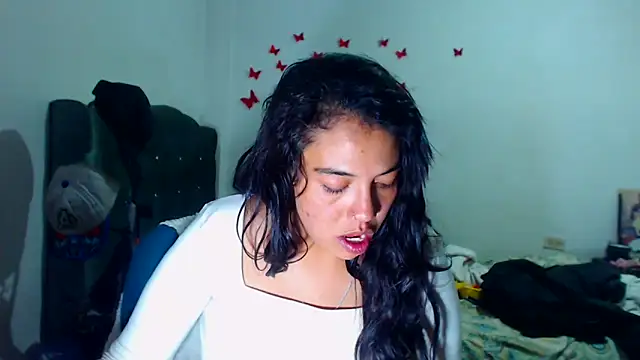 AmaraRoberts420 online show from December 5, 2025, 3:37 am