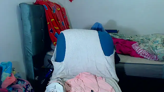 AmaraRoberts420 online show from December 14, 2025, 2:06 am