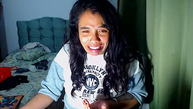 AmaraRoberts420 online show from February 18, 2026, 2:07 am