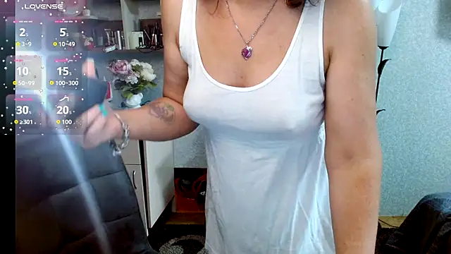 Snapshot of BeatriksS chatting on July 29, 2026, 8:56 am BeatriksS online show from July 29, 2026, 8:56 am