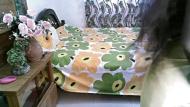 esita 1212 online show from February 24, 2025, 1:35 am