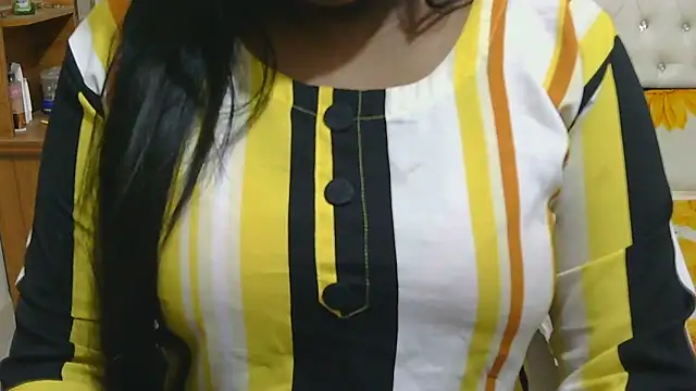 Snapshot of esita_1212 chatting on February 22, 2026, 3:10 pm esita 1212 online show from February 22, 2026, 3:10 pm