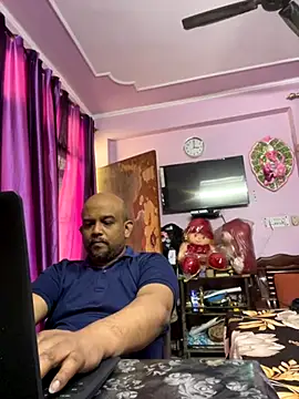 Dick 6inches online show from November 15, 2025, 9:28 am