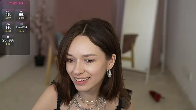 Snapshot of VivianLy_ chatting on January 3, 2025, 11:14 am VivianLy online show from January 3, 2025, 11:14 am