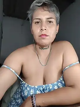 Snapshot of Yessi_rousse chatting on May 15, 2026, 10:50 pm Yessi rousse online show from May 15, 2026, 10:50 pm