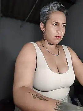 Snapshot of Yessi_rousse chatting on May 28, 2026, 2:09 am Yessi rousse online show from May 28, 2026, 2:09 am