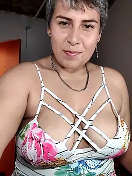 Snapshot of Yessi_rousse chatting on June 9, 2026, 4:40 pm Yessi rousse online show from June 9, 2026, 4:40 pm