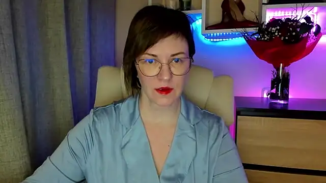 feliziaDesire online show from February 18, 2026, 4:30 am