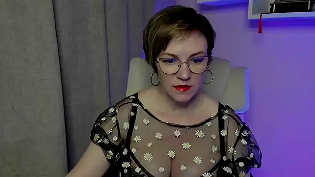 feliziaDesire online show from June 4, 2026, 6:30 am