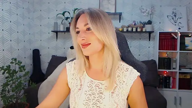 Snapshot of MillaXQueen chatting on June 15, 2026, 2:52 pm MillaXQueen online show from June 15, 2026, 2:52 pm