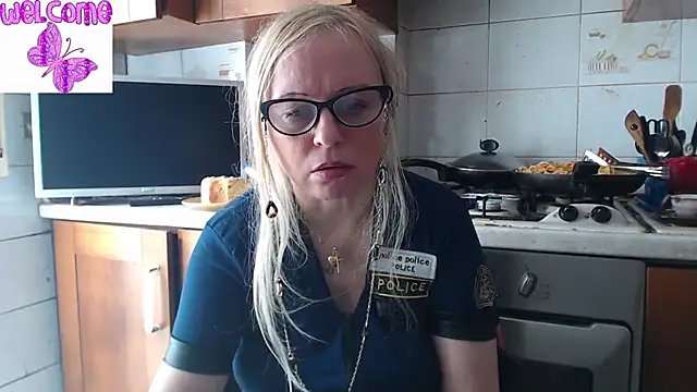 martachatte online show from March 10, 2025, 11:32 am