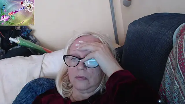 martachatte online show from October 11, 2025, 7:40 am