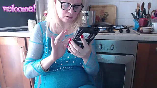 martachatte online show from April 11, 2026, 7:45 am