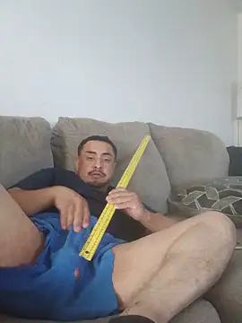 hungpenis210 online show from June 7, 2026, 3:16 pm