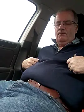 stiffandlubedxh online show from December 12, 2024, 9:04 pm