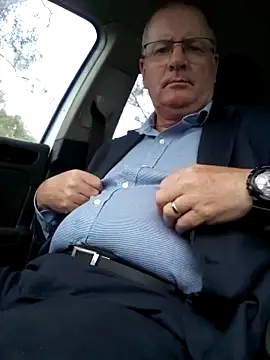 stiffandlubedxh online show from January 6, 2025, 2:26 am