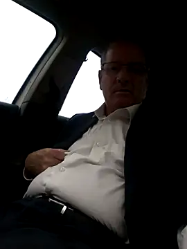 stiffandlubedxh online show from January 29, 2025, 8:56 pm