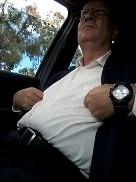 stiffandlubedxh online show from February 10, 2025, 1:57 am