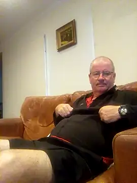 stiffandlubedxh online show from February 21, 2025, 8:51 am