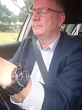 stiffandlubedxh online show from February 26, 2025, 8:22 pm