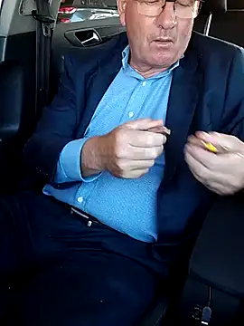 stiffandlubedxh online show from March 3, 2025, 7:32 am