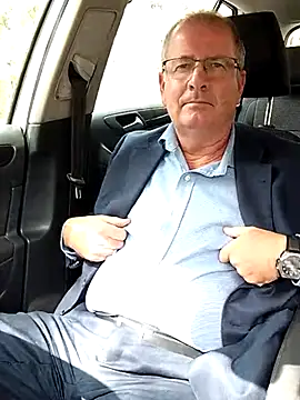 stiffandlubedxh online show from March 17, 2025, 1:14 am