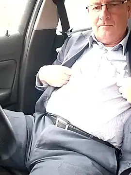 stiffandlubedxh online show from October 26, 2025, 9:10 pm