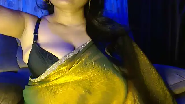 janifer001 online show from October 19, 2025, 5:02 pm