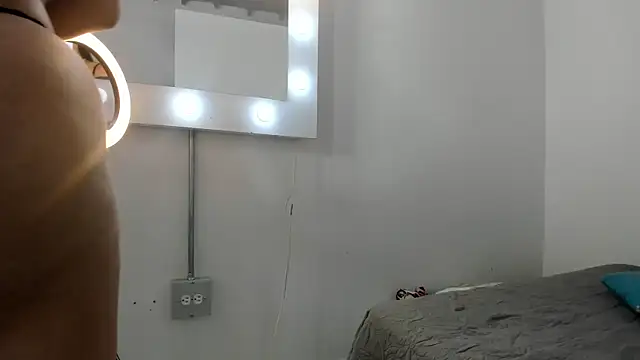 SEXXYLATINCOUPLE1 online show from November 28, 2025, 10:18 am