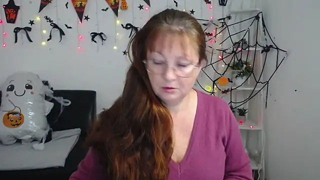 VanessaHotts online show from November 1, 2025, 6:04 am