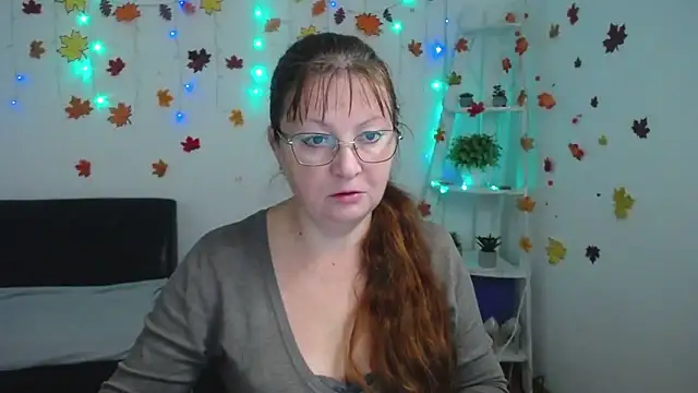 VanessaHotts online show from November 8, 2025, 6:02 am