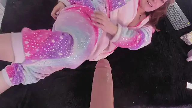 Snapshot of JulietaAlves chatting on March 14, 2025, 2:08 pm JulietaAlves online show from March 14, 2025, 2:08 pm