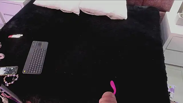 Snapshot of JulietaAlves chatting on March 18, 2025, 10:57 am JulietaAlves online show from March 18, 2025, 10:57 am