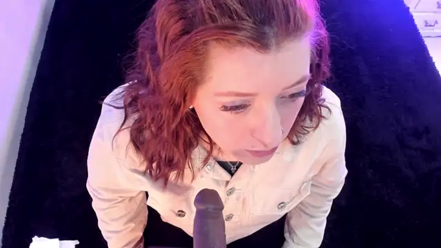 Snapshot of JulietaAlves chatting on November 6, 2025, 11:00 am JulietaAlves online show from November 6, 2025, 11:00 am