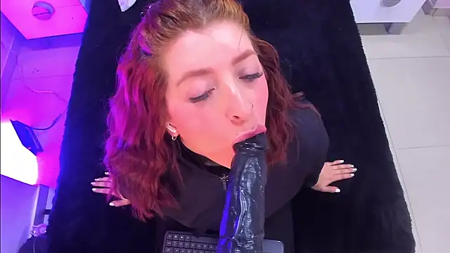 Snapshot of JulietaAlves chatting on November 15, 2025, 11:29 am JulietaAlves online show from November 15, 2025, 11:29 am