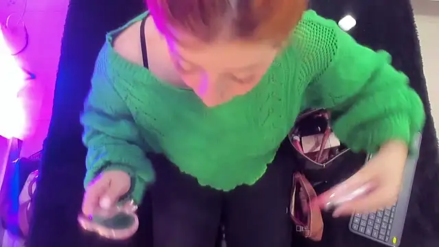 Snapshot of JulietaAlves chatting on November 27, 2025, 11:01 am JulietaAlves online show from November 27, 2025, 11:01 am