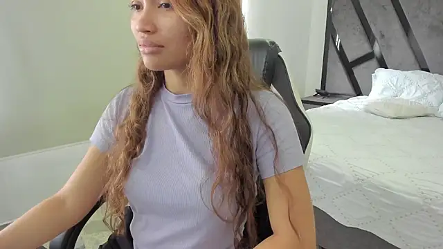 AnnieAndStefan online show from February 2, 2026, 2:05 pm