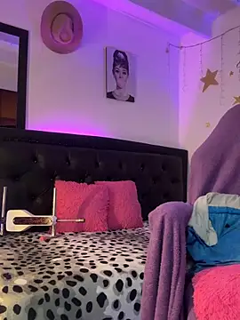 lonely shewolf online show from February 21, 2026, 6:42 pm