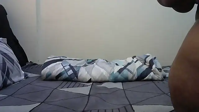 AddictiveAssCurves online show from March 13, 2025, 9:21 am