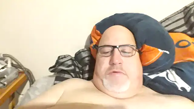 Bigbear0563 online show from February 8, 2025, 3:42 pm