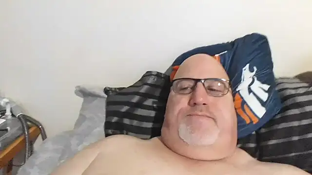 Bigbear0563 online show from February 13, 2025, 3:35 pm