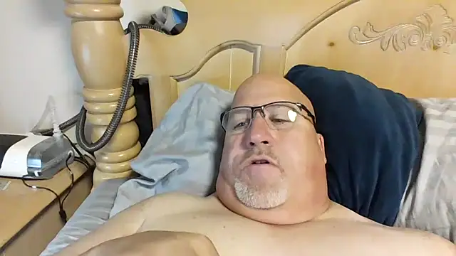 Bigbear0563 online show from April 17, 2026, 4:32 pm