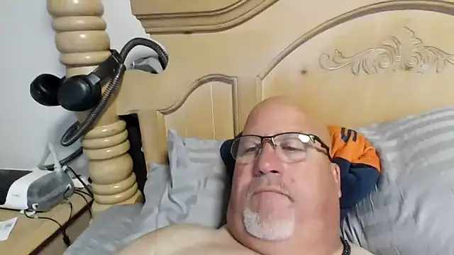 Bigbear0563 online show from June 24, 2026, 5:56 pm