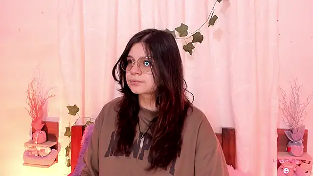 Snapshot of Mey_moon chatting on February 19, 2025, 5:06 pm Mey moon online show from February 19, 2025, 5:06 pm